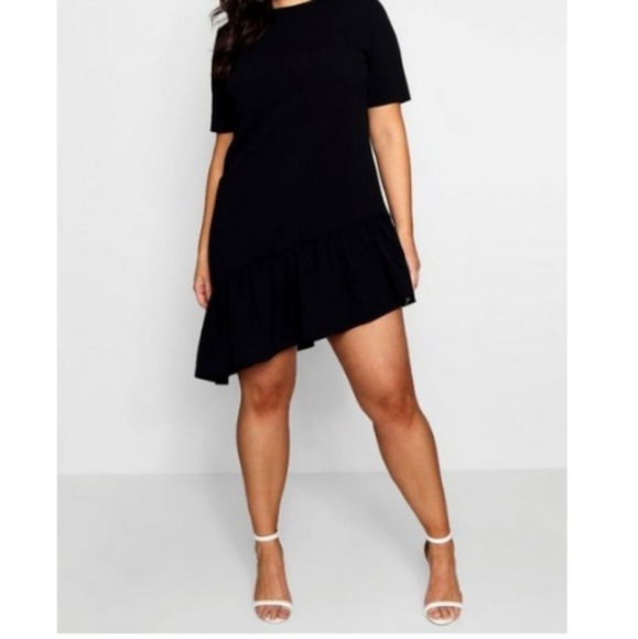 Boohoo Plus Dresses & Skirts - Asymmetrical Hem Midi Dress👗